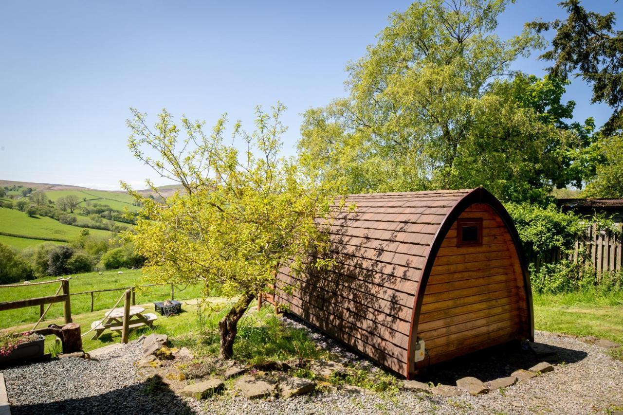 Ty Grug Pods Hotel Bryngwyn Exterior photo