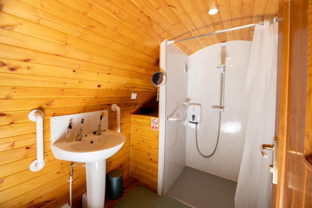 Ty Grug Pods Hotel Bryngwyn Exterior photo