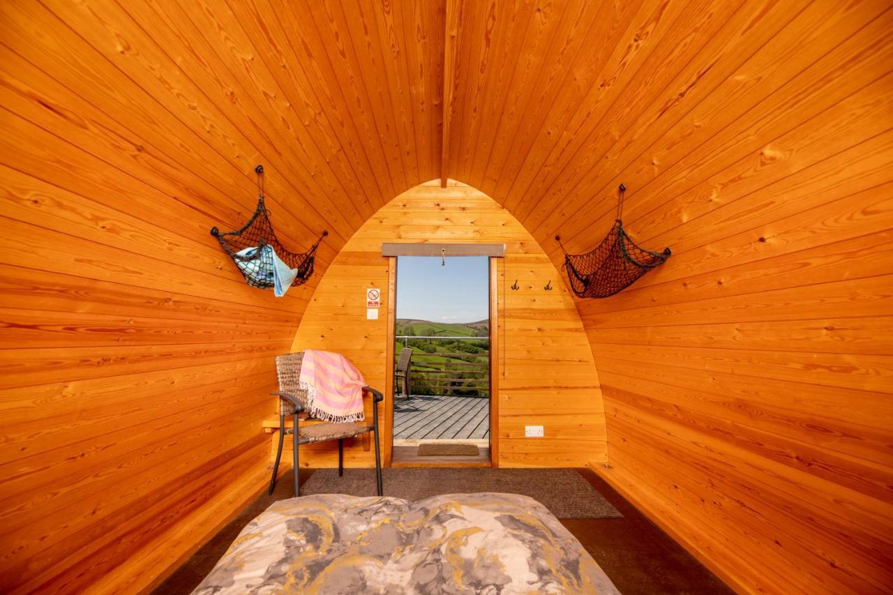Ty Grug Pods Hotel Bryngwyn Exterior photo